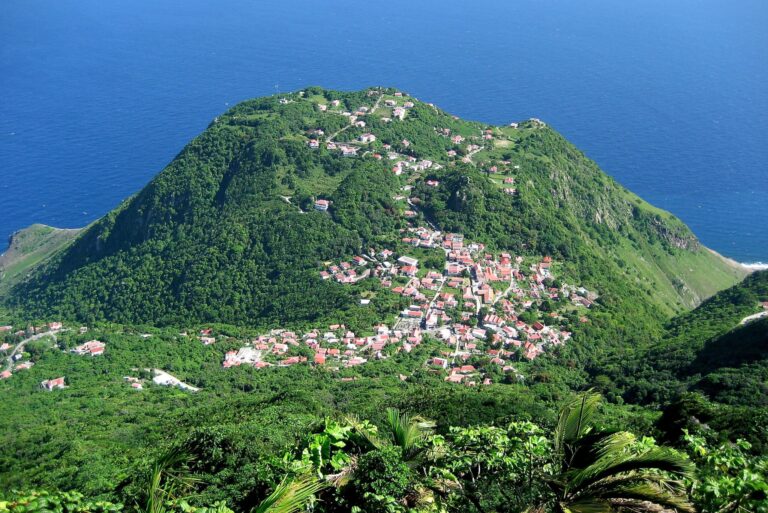 honeymoon shows, Mt Scenery Saba