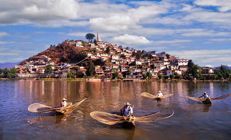 honeymoon shows, Pátzcuaro lakefront living